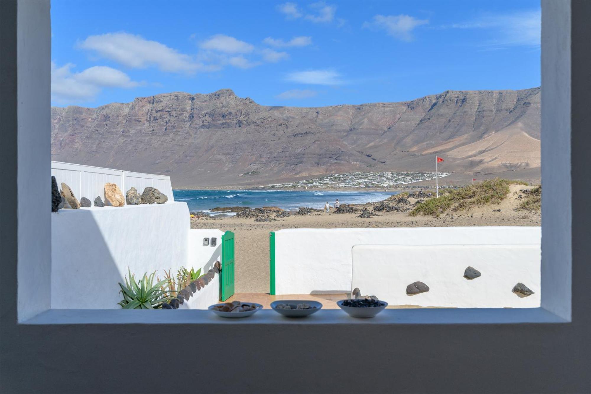 Famara Caracolillos, La Casa Exterior foto